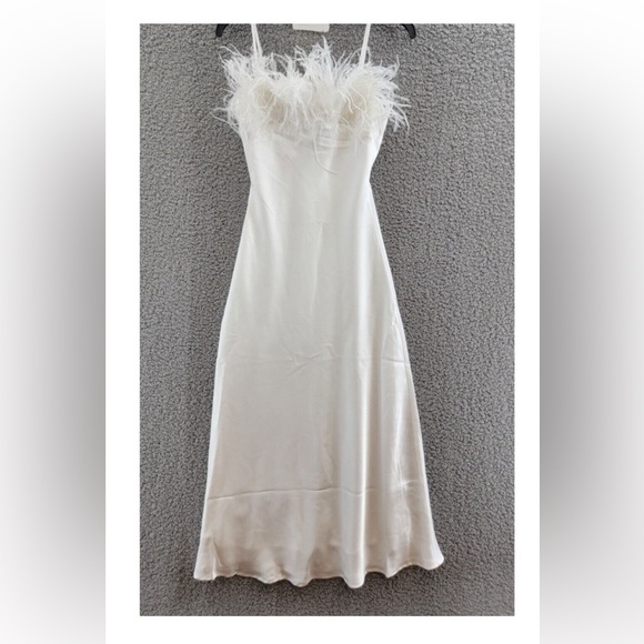 Line and dot dress - Picture 1 of 2